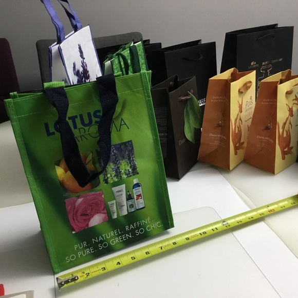 Dans Un Jardin and others shopping bags lot - Picture 7 of 8